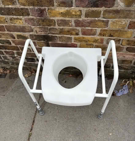 Photo of free Bariatric toilet seat and frame (Selhurst SE25) #2