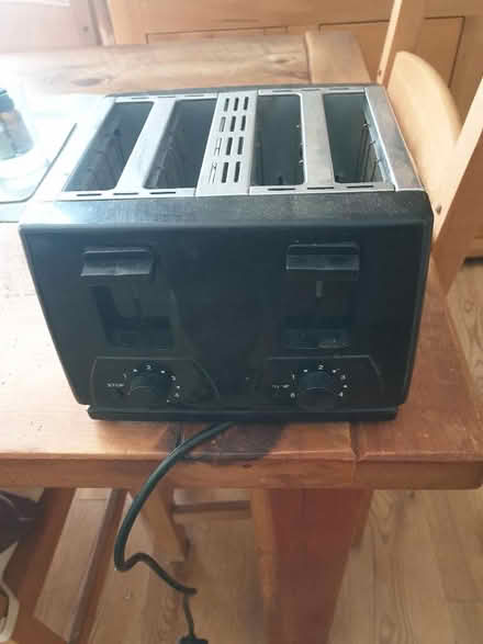 Photo of free 4 slice toaster (Denton M34) #1