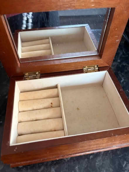 Photo of free Jewellery box (Ashton-U-Lyne OL6) #2
