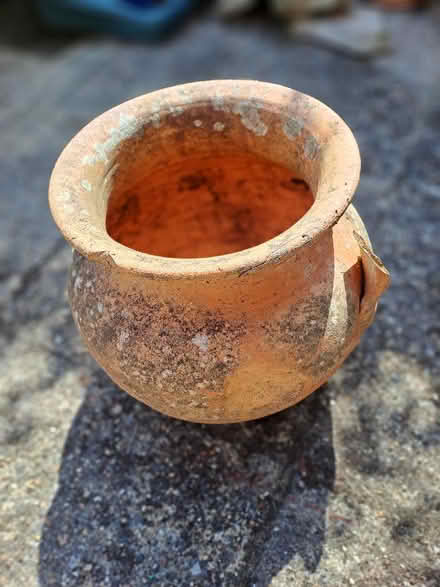 Photo of free Terracotta Greek Urn (Harefield SO19) #1