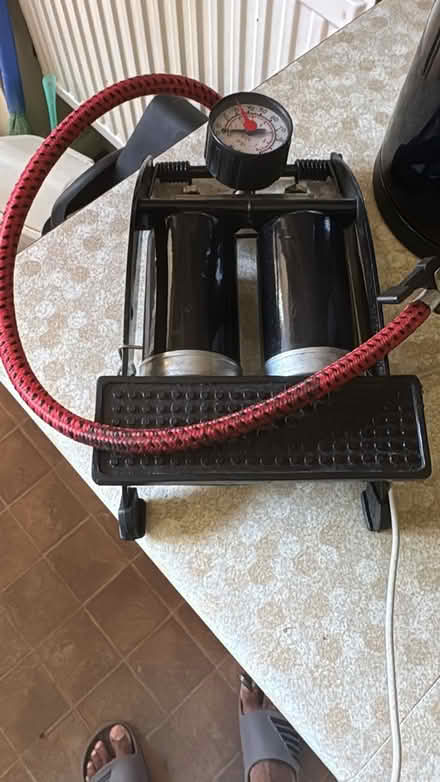 Photo of free Air pump for cars bikes (Headington OX3) #1