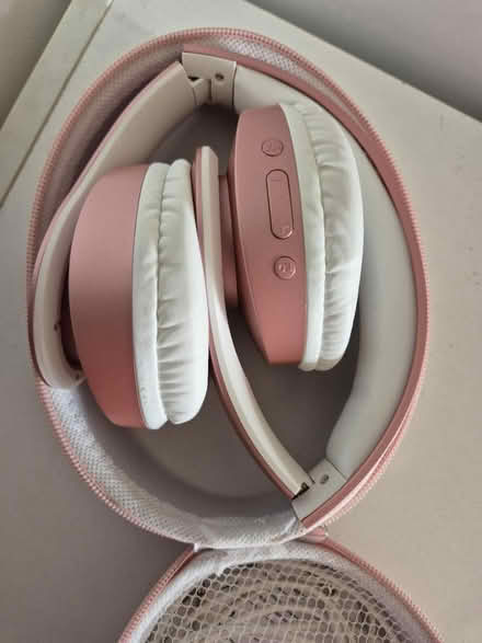 Photo of free Wireless Headphones fully working (Wolverhampton WV10) #1