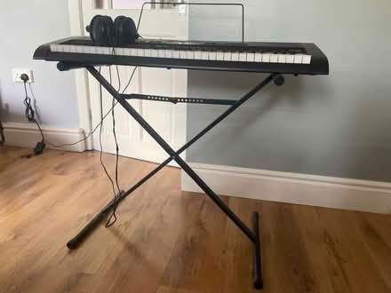 Photo of free Keyboard with stand and earphones (Abraham Heights LA1) #3