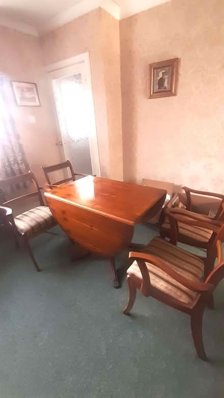 Photo of free Dinning table and 4 chairs (Welham Green AL9) #1