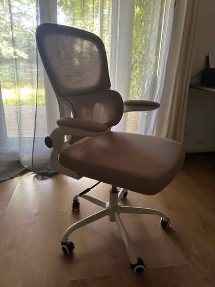 Photo of free Desk chair light grey (Brixton SW2) #3