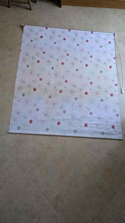 Photo of free Roller blind, fully working, slight damage to fabric (Yatton Keynell SN14) #4