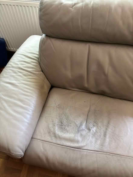 Photo of free Leather Settee (Sandgate CT20) #4