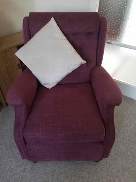 Photo of free 3 Piece Suite (BS30) #4