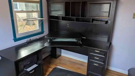 Photo of free L-shaped Desk with Hutch (Sandy Spring) #3