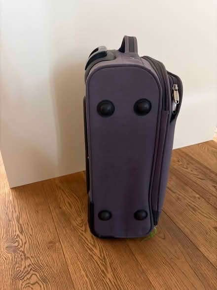Photo of free Hand Luggage Suitcase (Esher KT10) #3