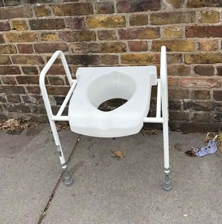Photo of free Bariatric toilet seat and frame (Selhurst SE25) #1