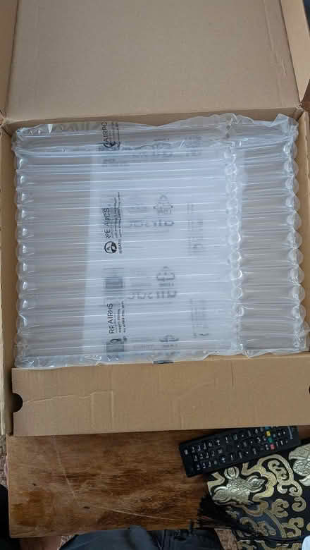 Photo of free Laptop/tablet packing material (Castlepoint BH8) #2