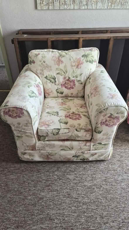 Photo of free Lovely armchair (Rose Green PO21) #1