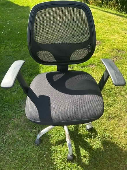 Photo of free Cadair swyddfa/ office chair (Tregarth LL57) #1