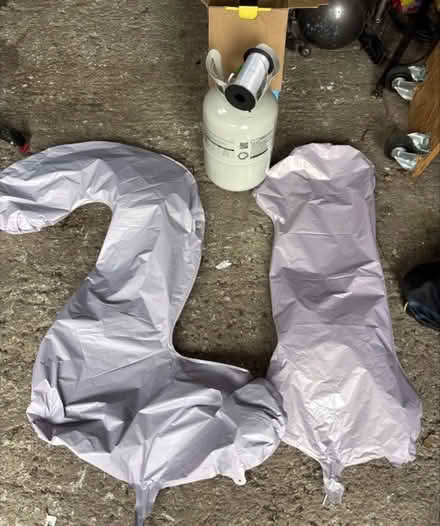 Photo of free Numbered balloons and hellium (Euxton PR7) #1