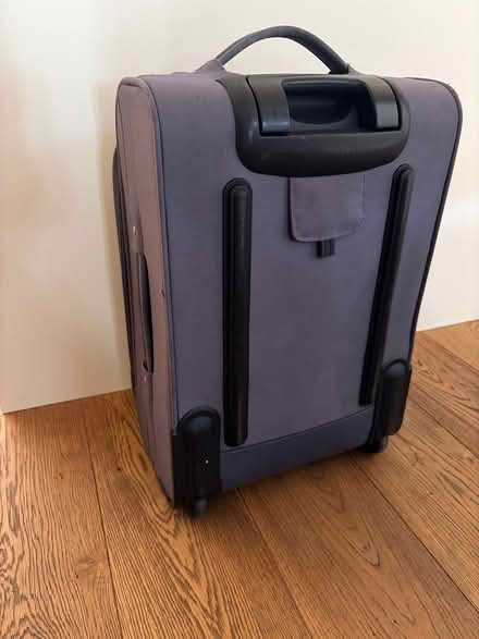 Photo of free Hand Luggage Suitcase (Esher KT10) #2