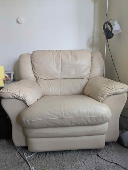 Photo of free leather armchair (Ealing common (W5)) #1