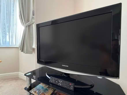 Photo of free Samsung 32” TV (Hillingdon UB8) #1