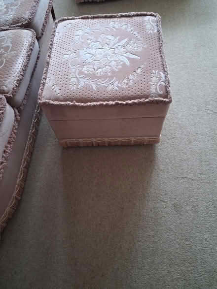 Photo of free 3 piece suite (Wollaton ng8) #4