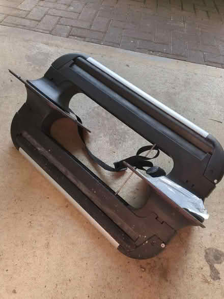 Photo of free Skis/snowboard car roof rack (Osney OX2) #1