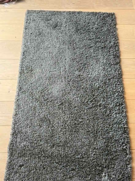 Photo of free Grey Rug (Tower Hamlets E14) #1