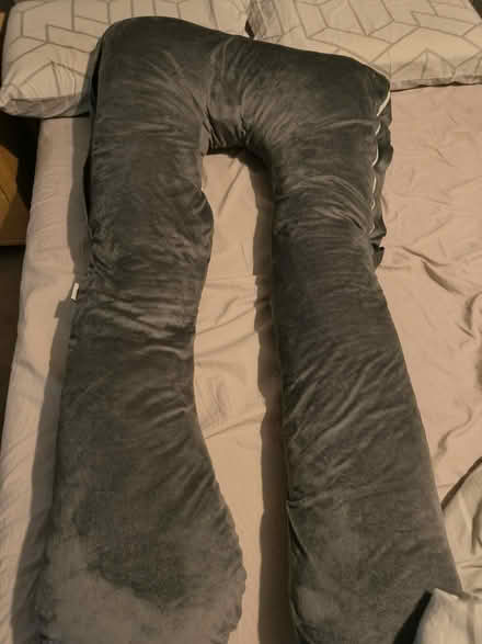 Photo of free Pregnancy Pillow- Nuuilie (Bromborough CH62) #1