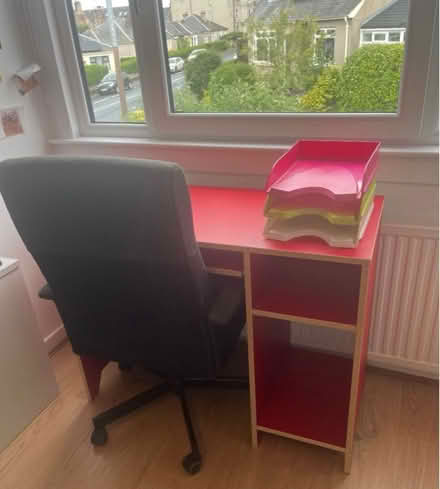 Photo of free Desk and computer swivel chair (Ashley drive EH11 1rn) #3