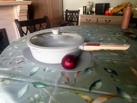 Photo of free Large pan (Ashburton SE25) #1