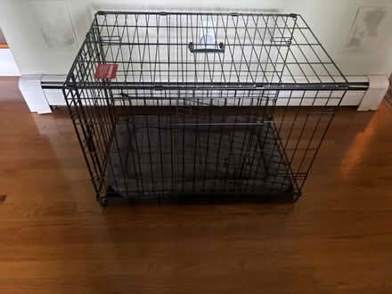 Photo of free Dog crate w/Kong pad (Centerville) #2