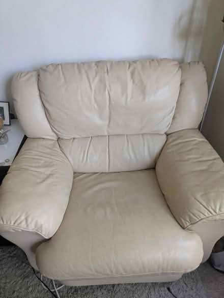 Photo of free leather armchair (Ealing common (W5)) #2