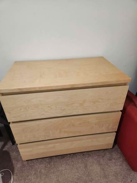 Photo of free Bureau (Near Toluca lake) #1