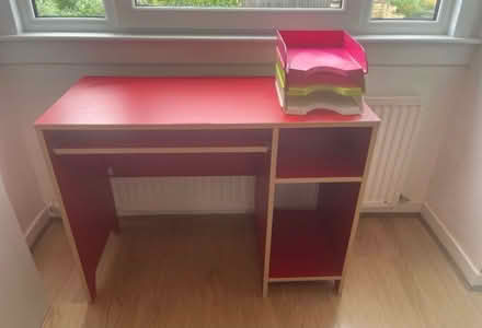 Photo of free Desk and computer swivel chair (Ashley drive EH11 1rn) #2