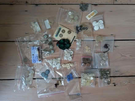Photo of free Buttons (Floodgates HR5) #1