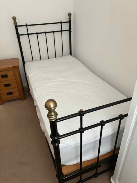 Photo of free Single bed (Dunstable, Bedfordshire) #1