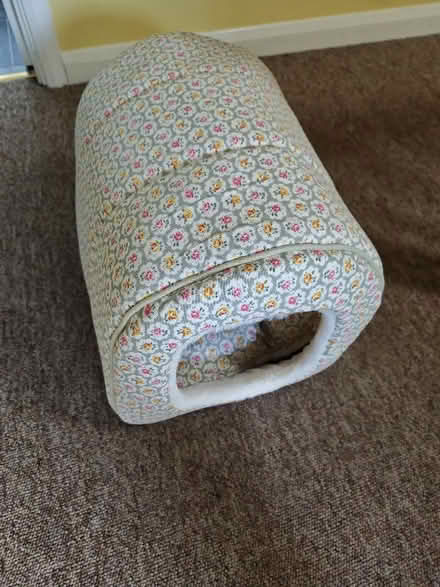 Photo of free Cat bed (Bordon GU35) #1