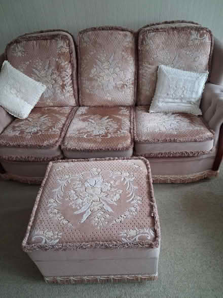 Photo of free 3 piece suite (Wollaton ng8) #1