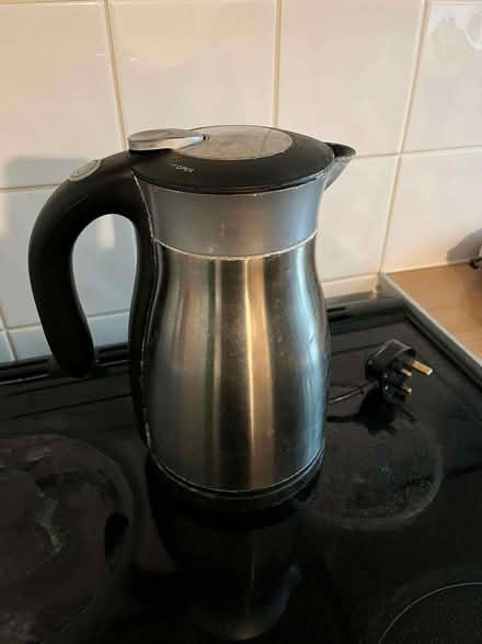 Photo of free Vektra 1.5litre vacuum kettle, working but lid is broken (Oxford OX2) #1