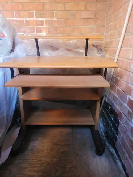 Photo of free Desk (HR2) #1