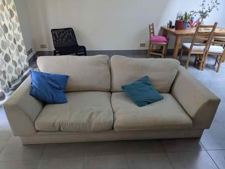 Photo of free Sofá 3 seaters (W5) #1