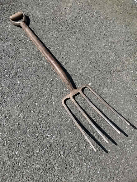 Photo of free Garden fork (Caernarfon LL55) #1