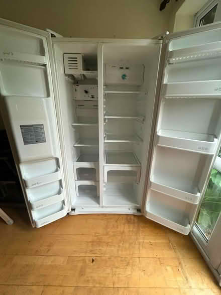 Photo of free ‘American style’ fridge freezer (Chesham HP5) #2