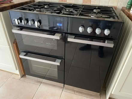 Photo of free 5 burner gas range, 2 oven & grill (Chesham HP5) #1