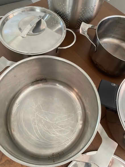 Photo of free 4 pans with lids, two large, two medium plus large colander. (Aigburth L17) #2