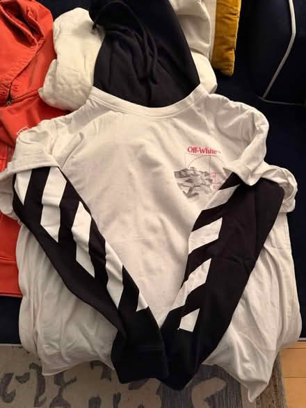 Photo of free Large Men’s (unisex) sweatshirts (Upper West Side) #3