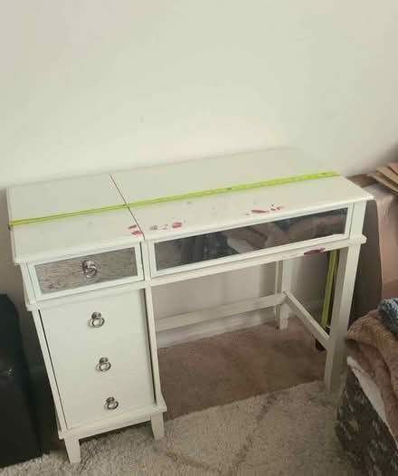 Photo of free white vanity/desk with storage (Leesburg) #1