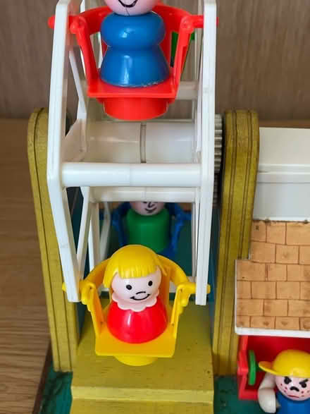 Photo of free Vintage 1980s Fisher Price carousel children’s toy (Talbot Village BH10) #4