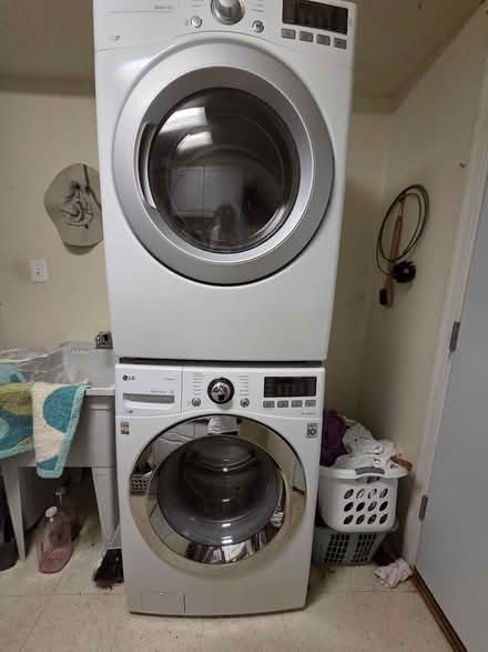 Photo of free LG washer and dryer (Mclean) #1
