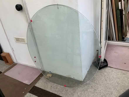 Photo of free Glass table top (Purley CR8) #1