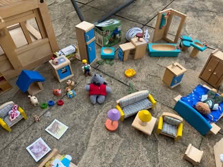 Photo of free Doll’s House and lots of bits (Hassocks BN6) #4