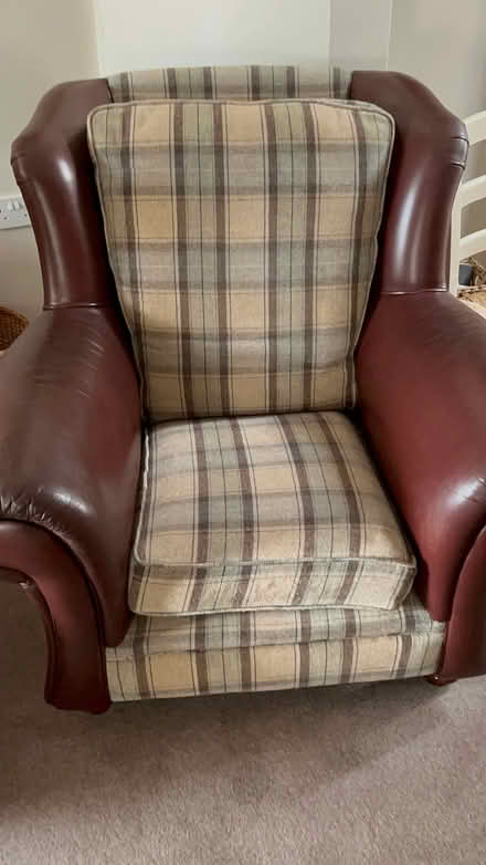 Photo of free 4 seater sofa matchIng 2 seater and armchair (Dolton EX19) #4